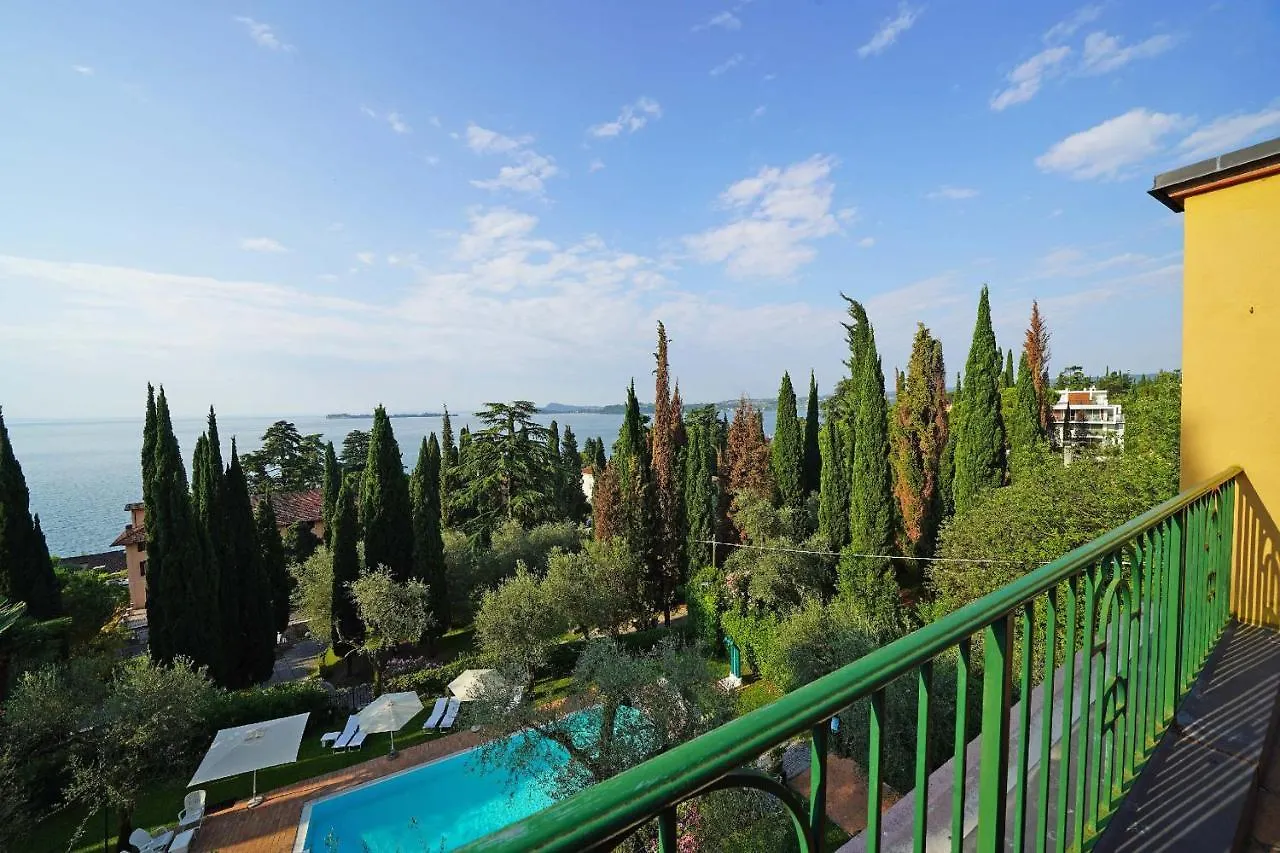 Villa Vibe Luce, Beautiful Period Villa With Private Pool And Lake View Gardone Riviera