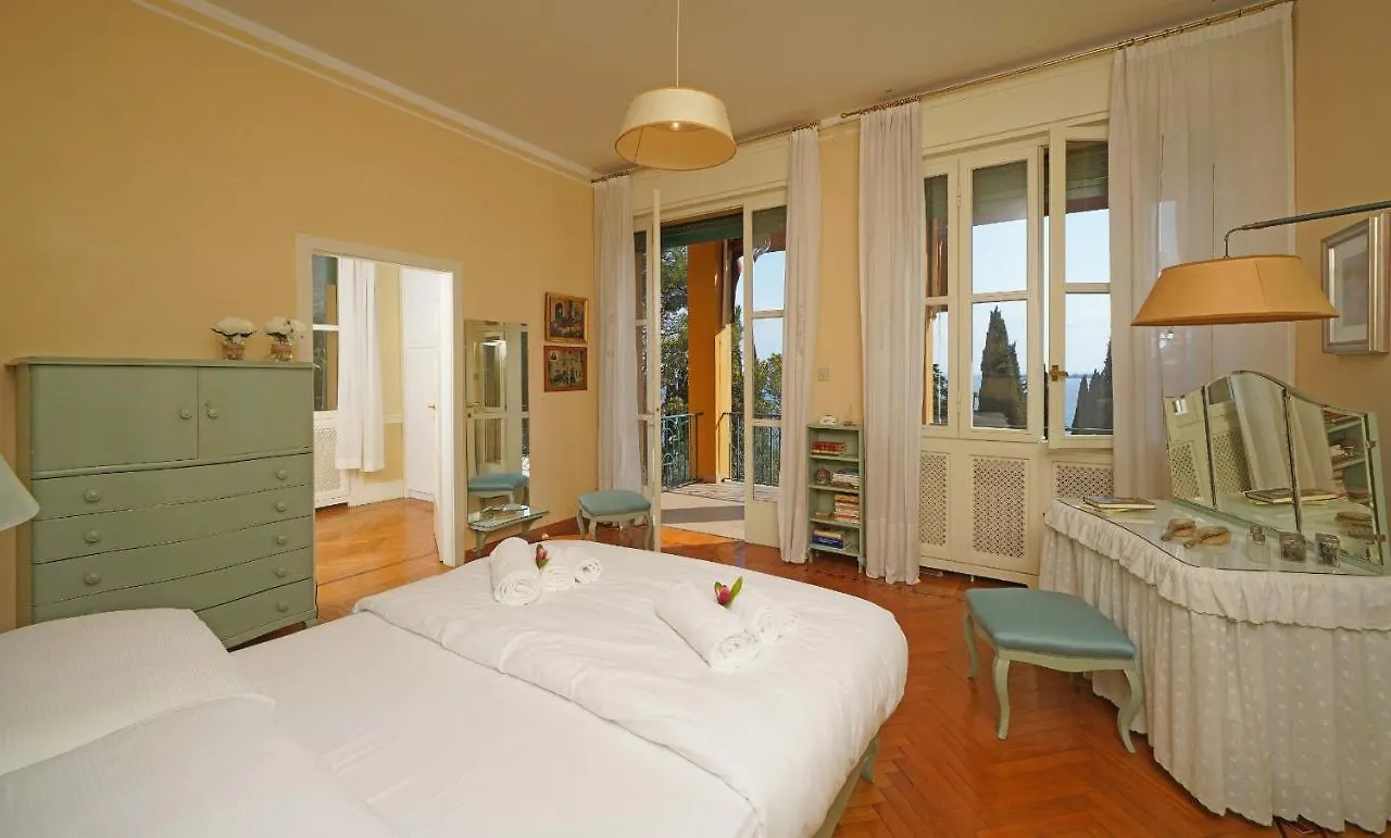 Villa Vibe Luce, Beautiful Period Villa With Private Pool And Lake View Gardone Riviera Włochy
