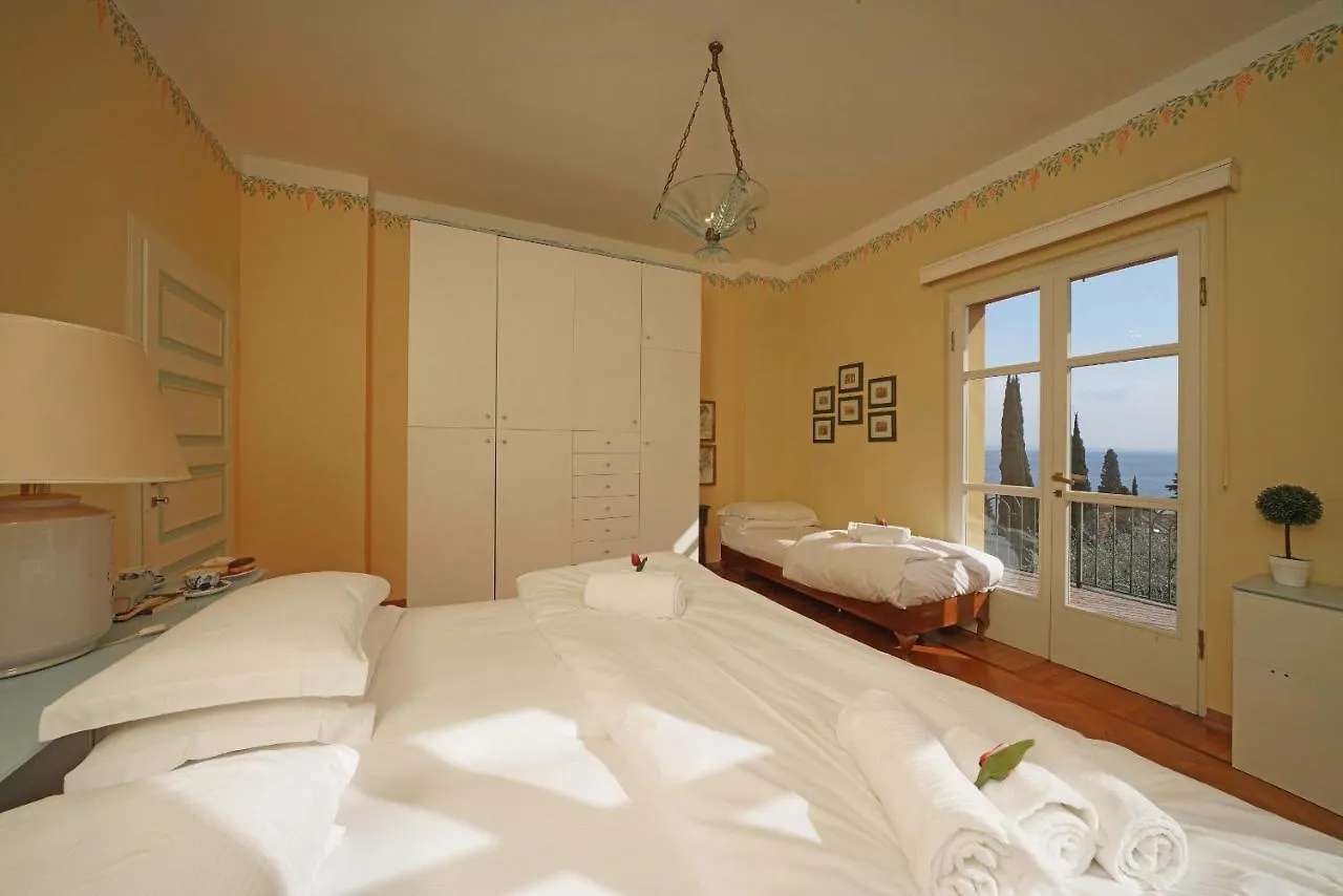 Villa Vibe Luce, Beautiful Period Villa With Private Pool And Lake View Gardone Riviera