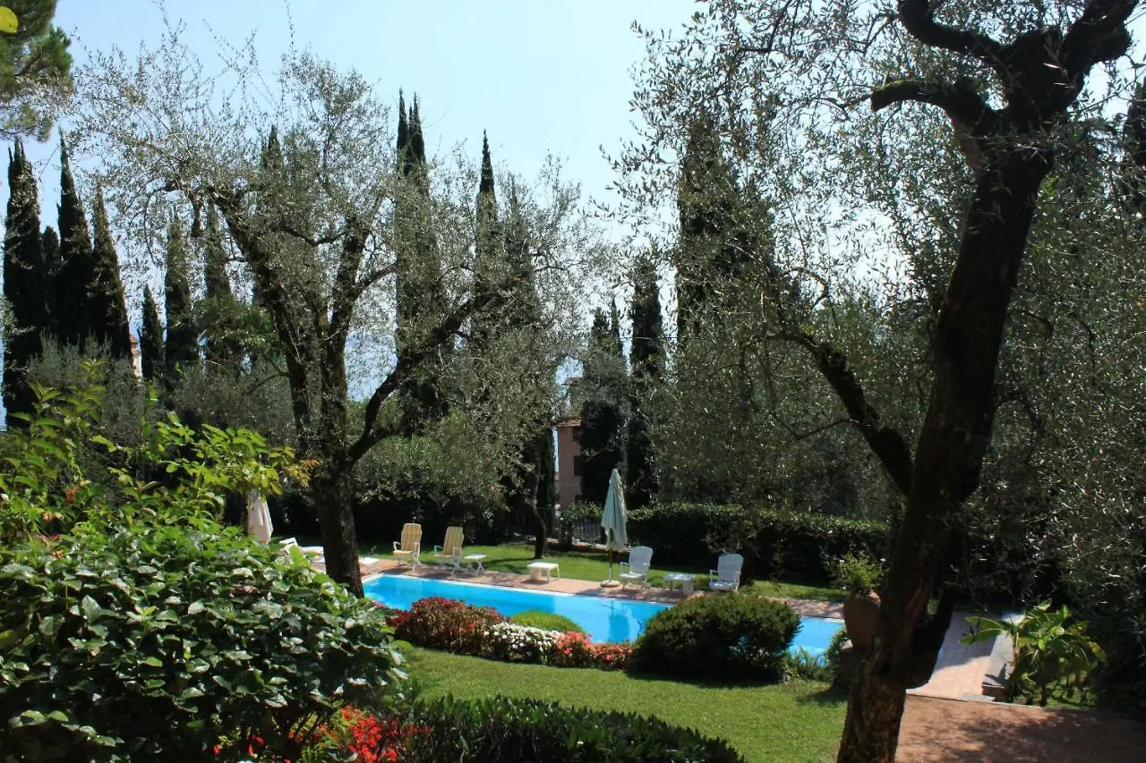 Villa Vibe Luce, Beautiful Period Villa With Private Pool And Lake View Gardone Riviera