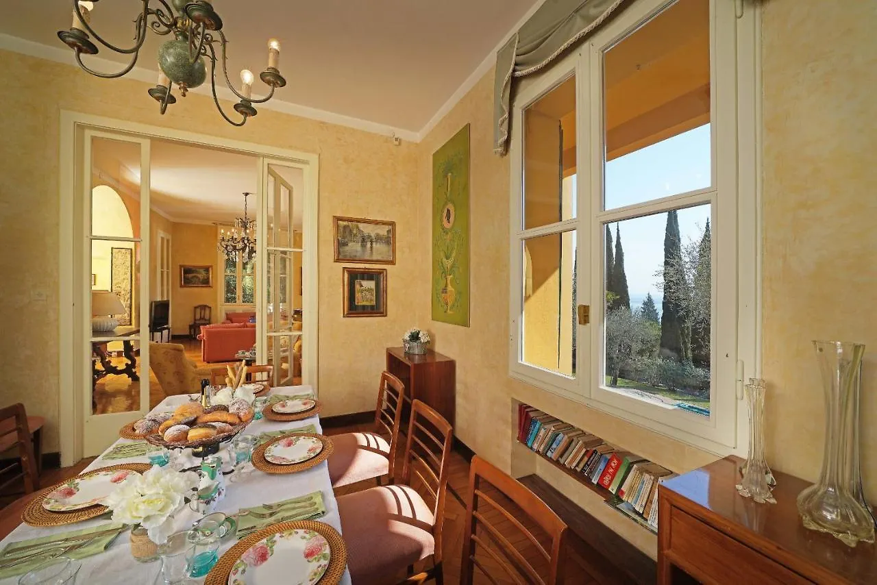 Villa Vibe Luce, Beautiful Period Villa With Private Pool And Lake View Gardone Riviera Włochy