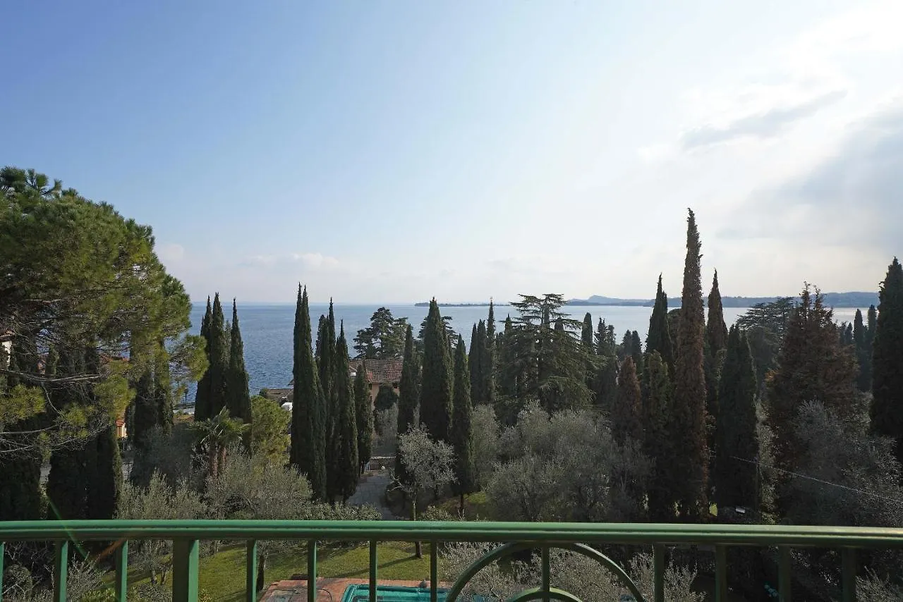 Villa Vibe Luce, Beautiful Period Villa With Private Pool And Lake View Gardone Riviera 0*,  Italien