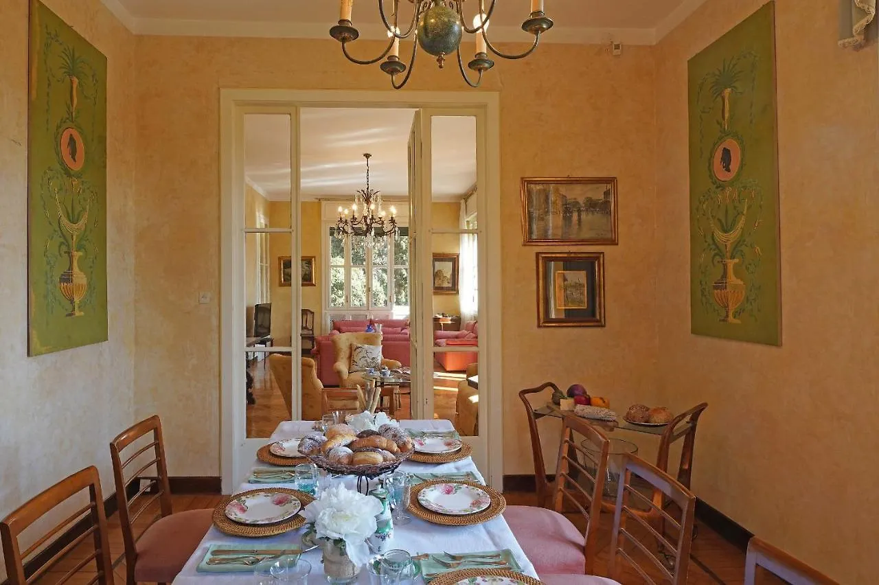 Villa Vibe Luce, Beautiful Period Villa With Private Pool And Lake View Gardone Riviera