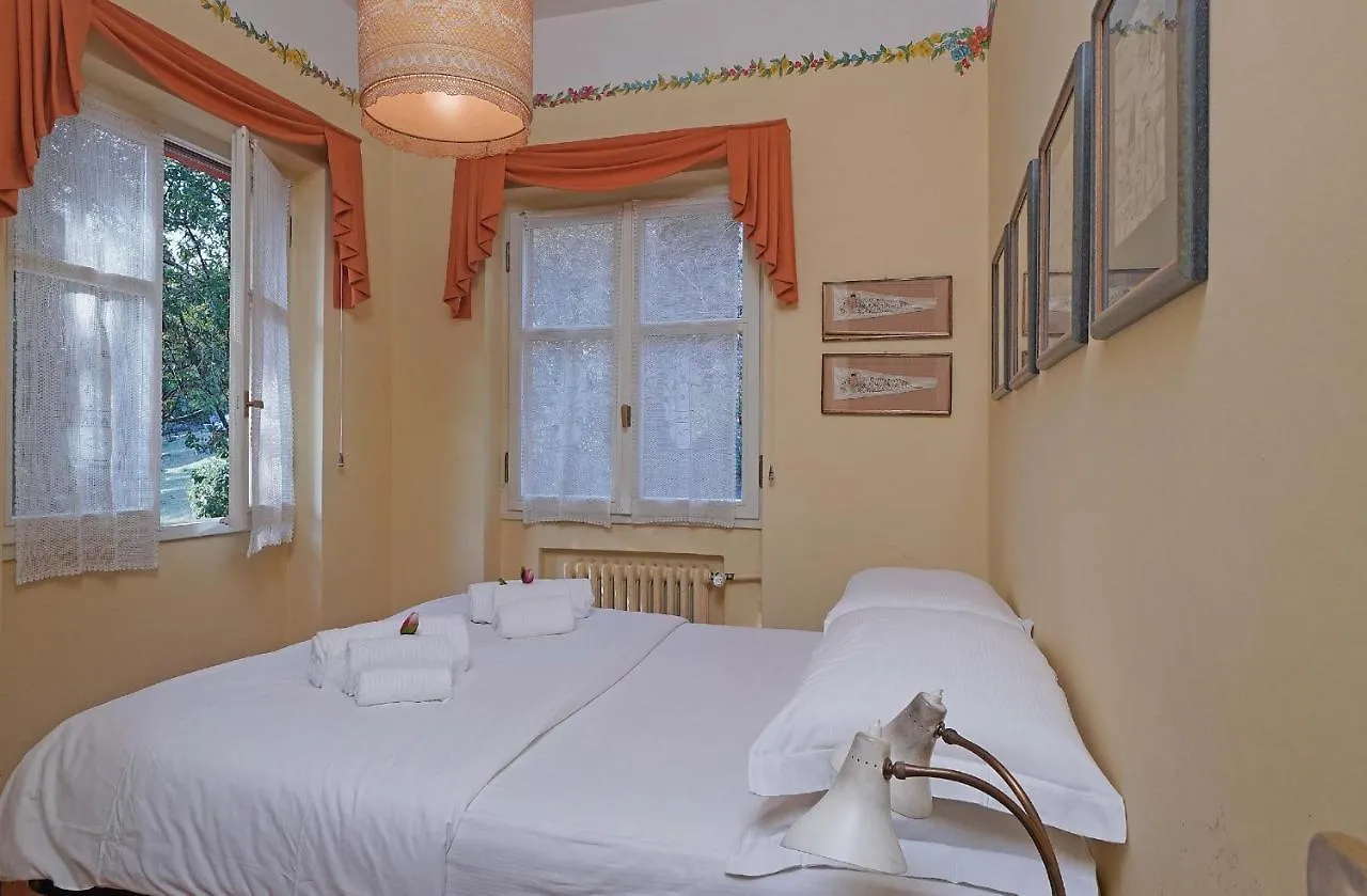 Villa Vibe Luce, Beautiful Period Villa With Private Pool And Lake View Gardone Riviera